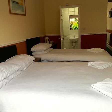 Southend Guest House - Close To Beach, Train Station & Southend Airport Bagian luar foto