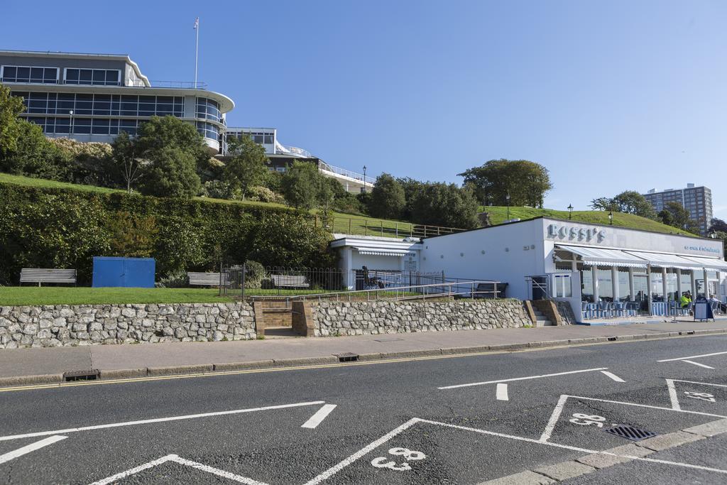 Southend Guest House - Close To Beach, Train Station & Southend Airport Bagian luar foto