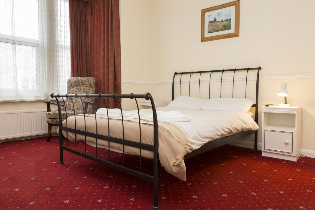 Southend Guest House - Close To Beach, Train Station & Southend Airport Ruang foto
