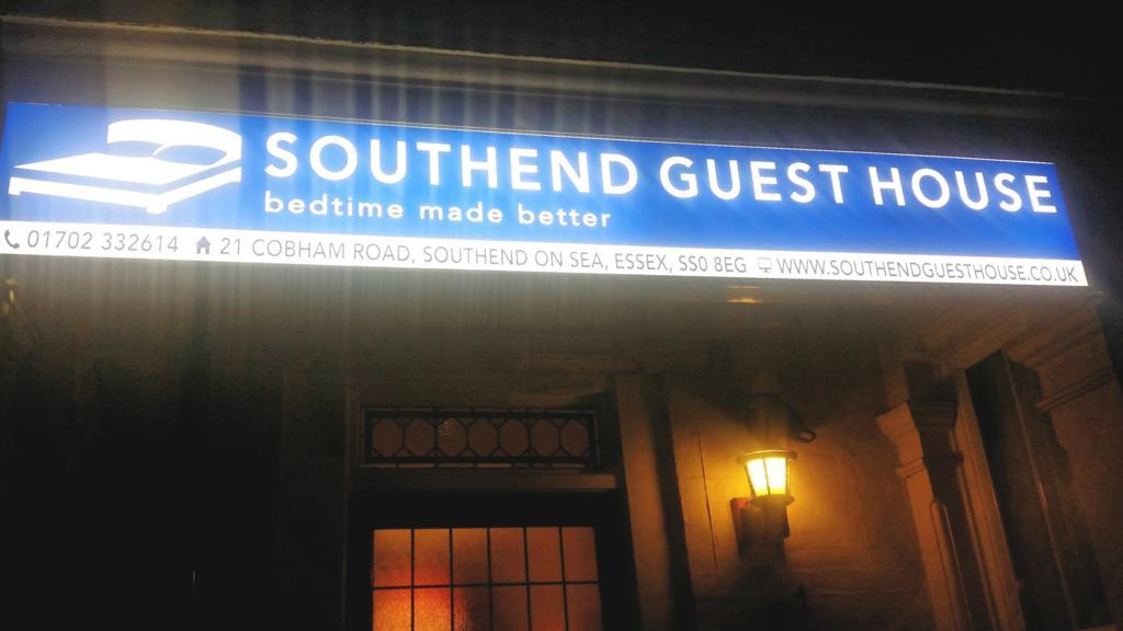 Southend Guest House - Close To Beach, Train Station & Southend Airport Bagian luar foto