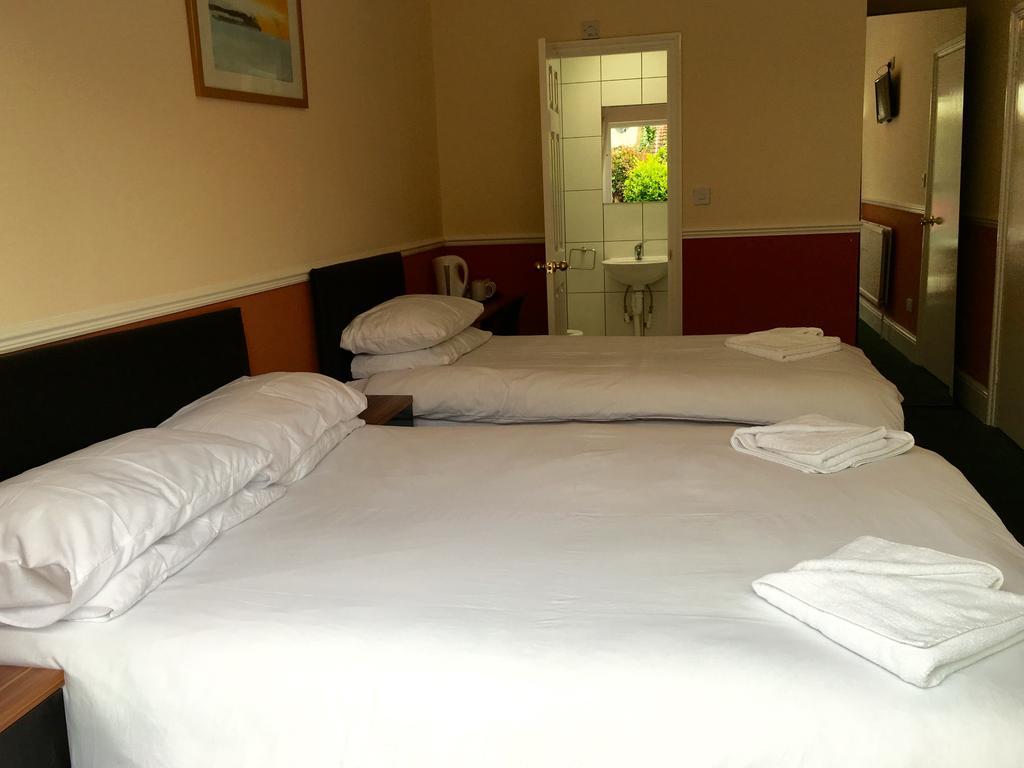 Southend Guest House - Close To Beach, Train Station & Southend Airport Bagian luar foto